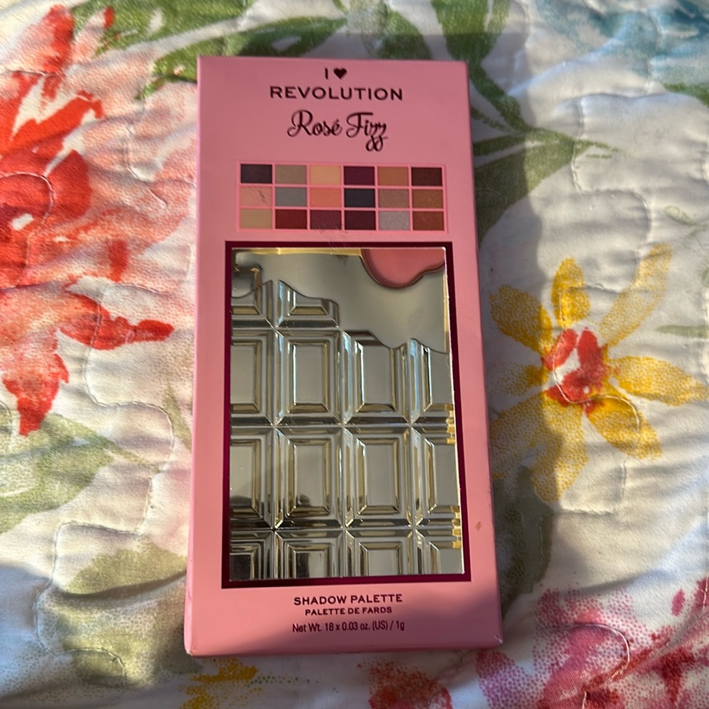 New! I Heart Revolution Rose Fizz Palette